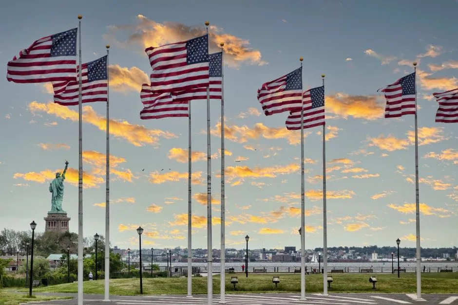 How to Visit Twin Lights in New Jersey